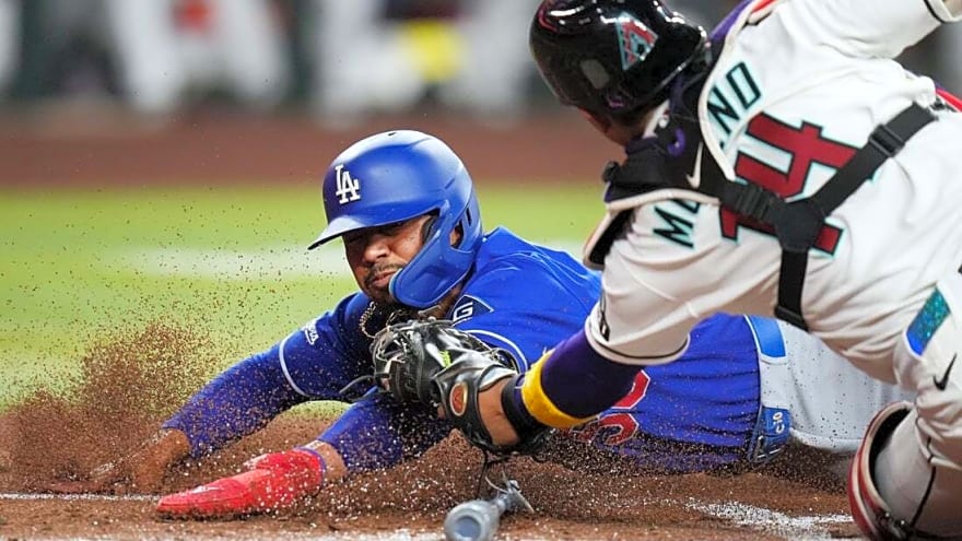 D-backs bash three homers, take opener from Dodgers