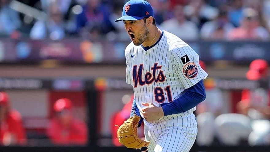 Braves sign reliever Danny Young to 1-year split contract