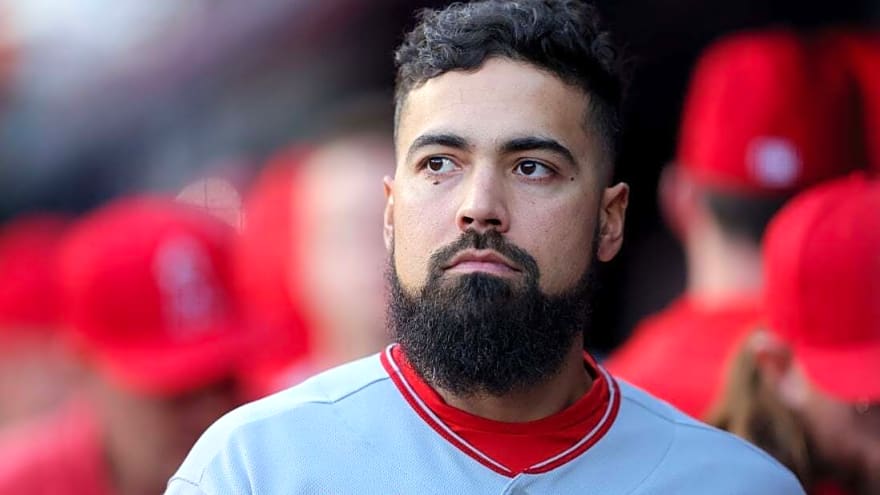 Report: Angels sever ties with oft-injured 3B Anthony Rendon