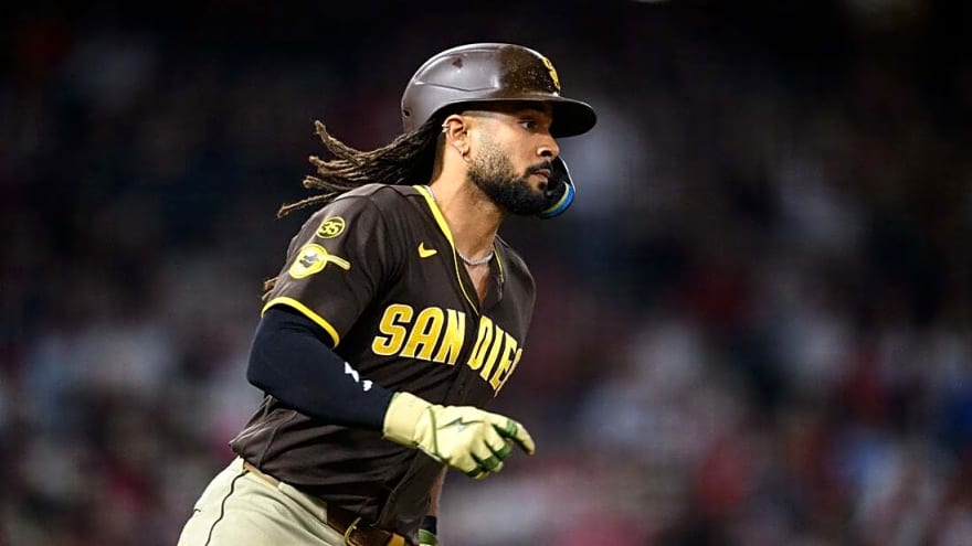 Padres halt Angels' scorching offense, even series