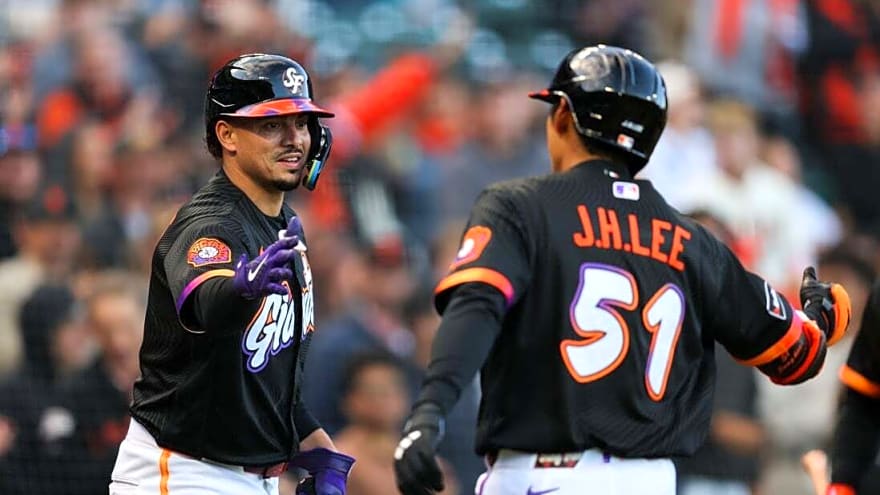 Strong outing from Robbie Ray helps Giants take down Athletics