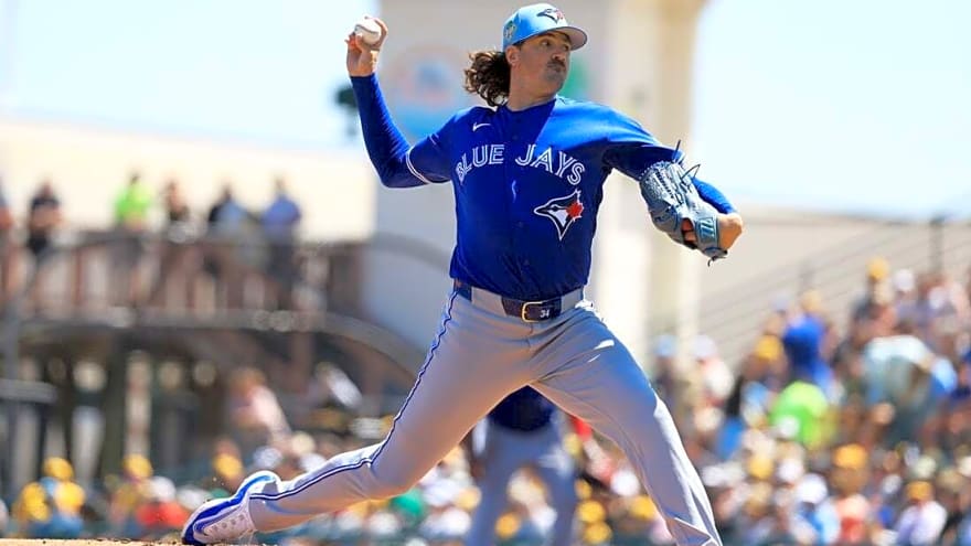 Blue Jays, downplaying 'defending' status, open against A's