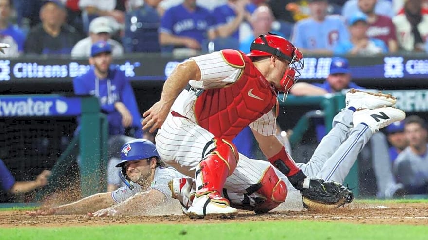 Josh Smith's big night helps Blue Jays hold off Phillies