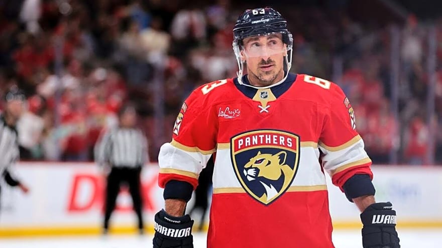 16 Panthers record a point in 8-5 slugfest win over Canucks