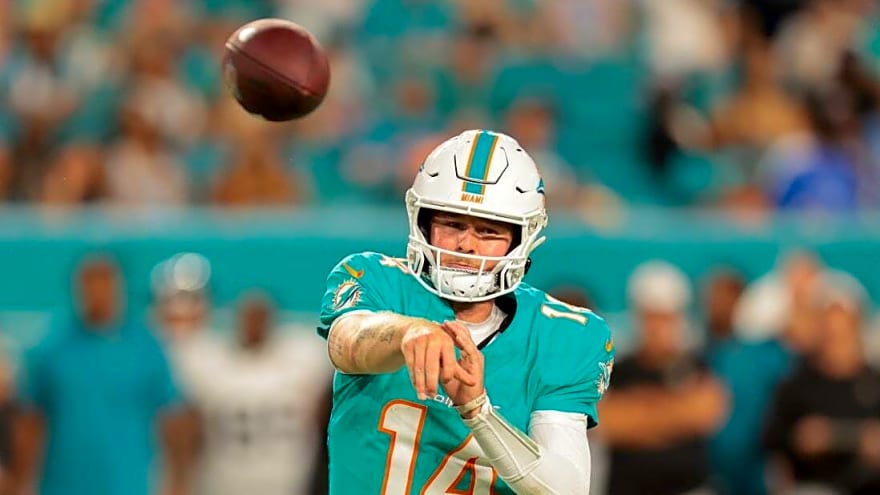 Dolphins change QBs while Bengals don't ahead of matchup