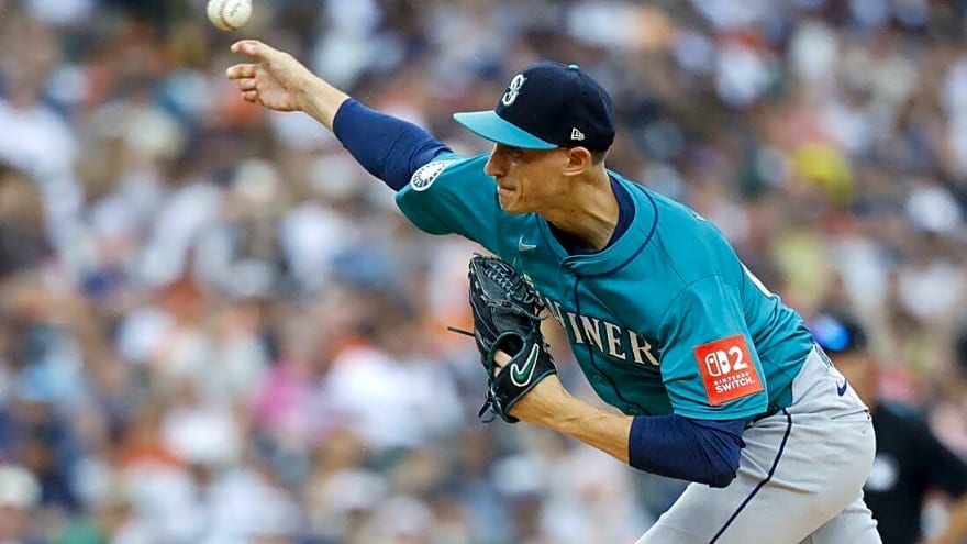 Mariners unload on offense to roll past Tigers 15-7