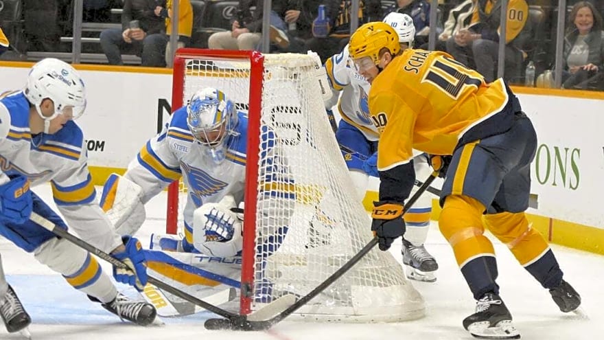 Blues focus on net-front play as Blackhawks arrive