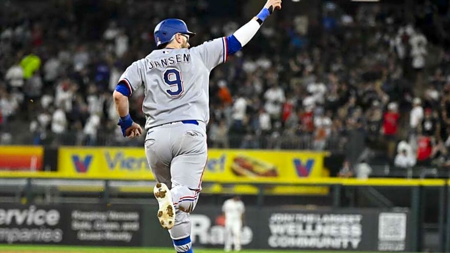 White Sox, Rangers continue playoff quests after slugfest