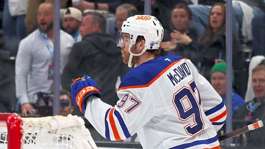 Connor McDavid nets Nos. 400, 401 as Oilers topple Mammoth