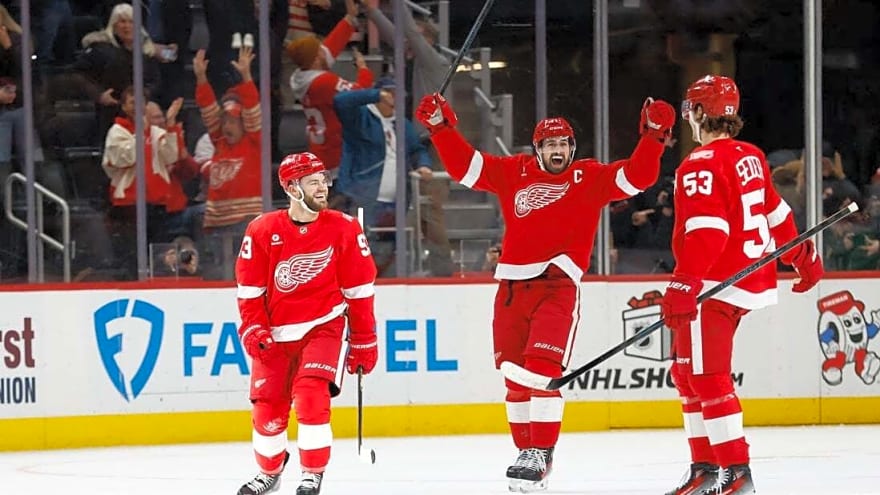 Red Wings aim to continue red-hot December vs. inconsistent Mammoth