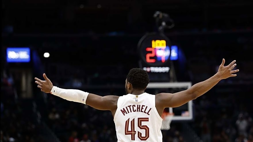 After inspired Donovan Mitchell performance, Cavs face Hornets