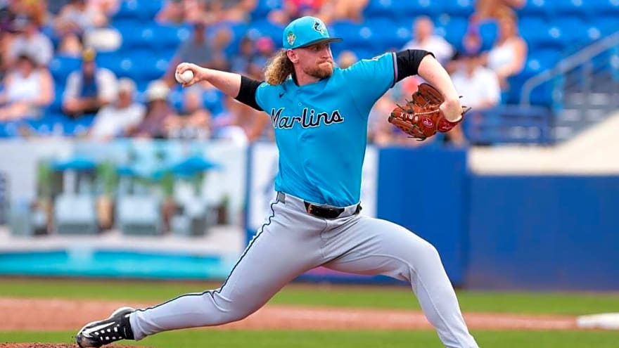 Report: Marlins to select contract of RHP Zach Brzykcy