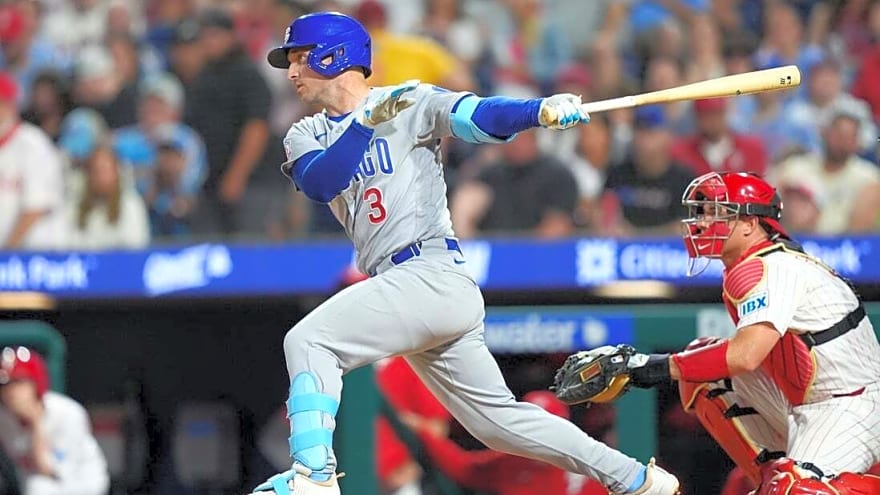 Cubs unleash 15-hit attack, even series with Phillies