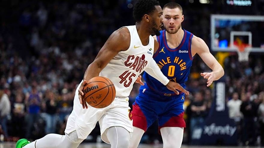Donovan Mitchell's last-second FTs lift Cavs over Nuggets