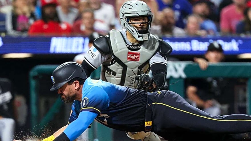 Phillies, back in contention, take on surprising White Sox