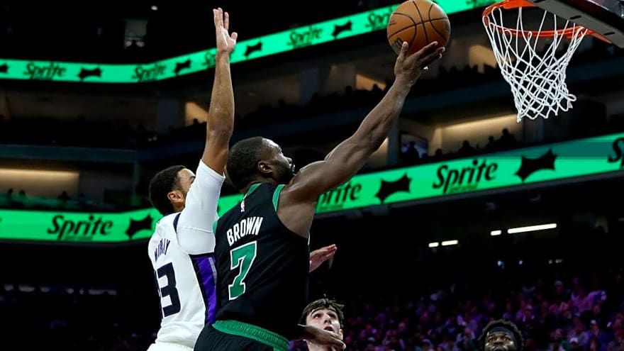 Derrick White's 4th-quarter surge sends Celtics past Kings
