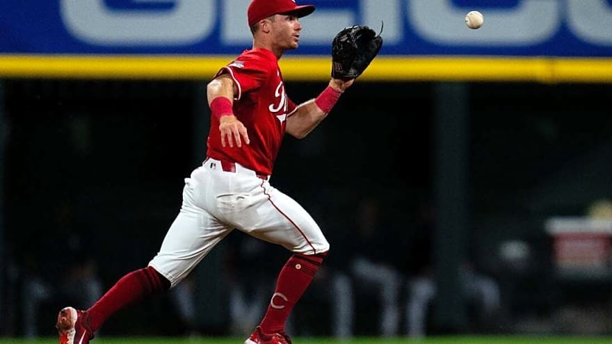 Streaking Reds pursue series sweep of skidding Twins
