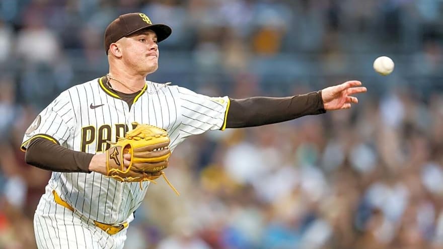 Padres keep winning close games; Phillies buoyed by healthy Bryce Harper