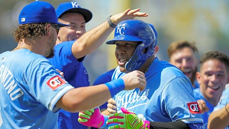 Royals use 9 pitchers to shut out Braves in 10-inning win