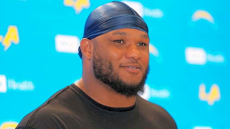 Report: Falcons DL Da'Shawn Hand believed to have torn quad