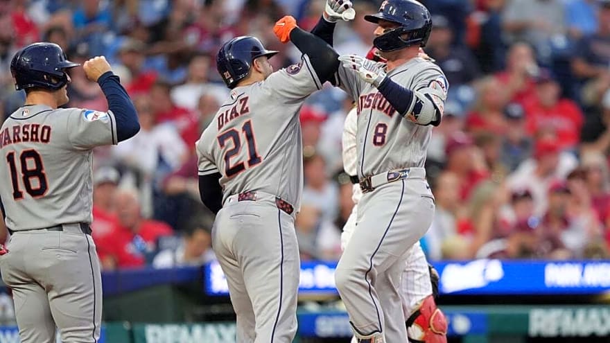 Astros withstand rally for narrow road victory vs. Phillies