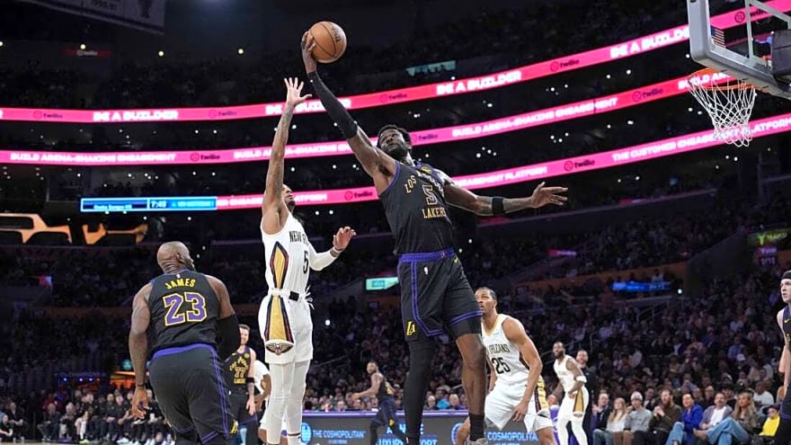 Lakers ride fourth-quarter surge to comeback win over Pelicans