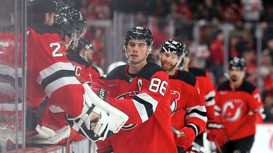Flyers, Devils both focused on reaching playoffs in crowded Metro