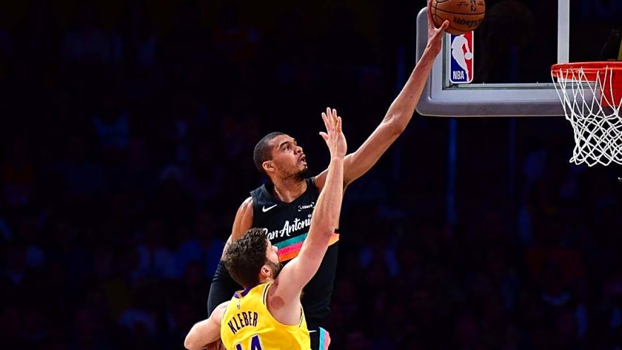 Spurs hand Lakers historic blowout loss