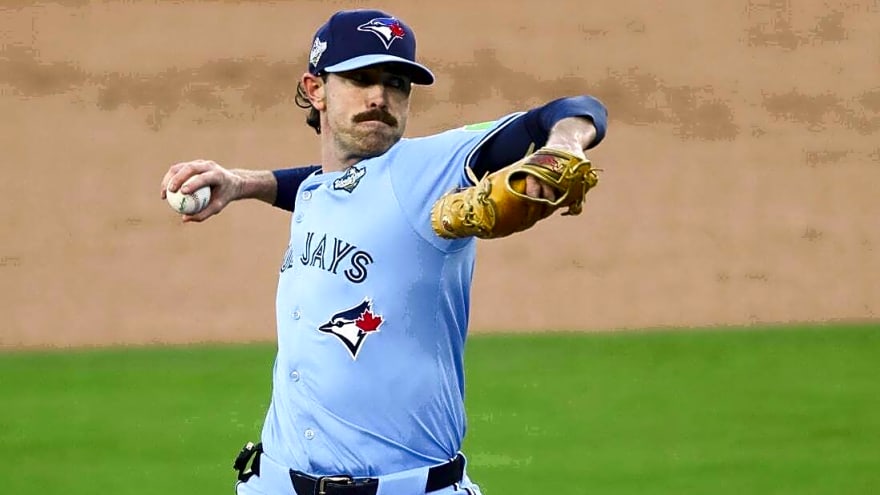 Reports: Shane Bieber picks up $16M option, stays with Jays