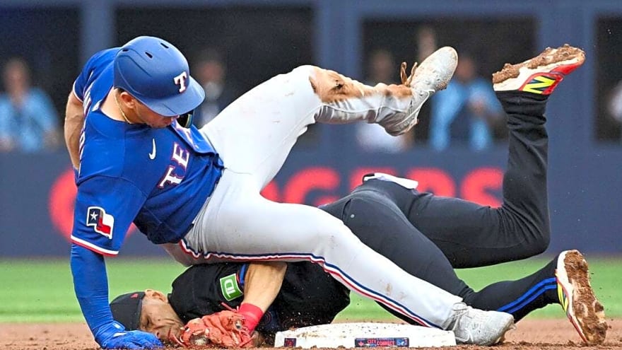 Rangers put OF Wyatt Langford on IL, activate OF Evan Carter