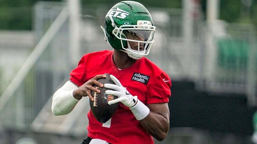 Jets QB Geno Smith day-to-day after missing start