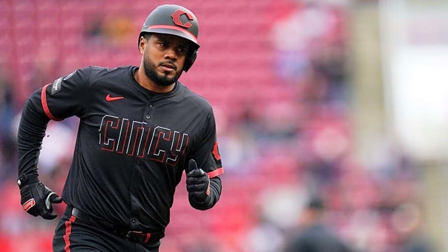 Reds release INF Jeimer Candelario after struggles