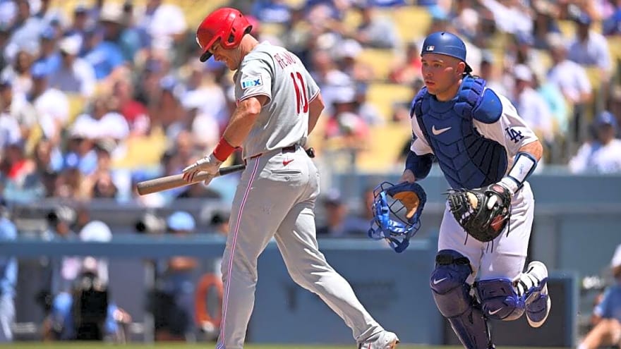 Phillies C J.T. Realmuto hit by pitch, exits vs. Dodgers