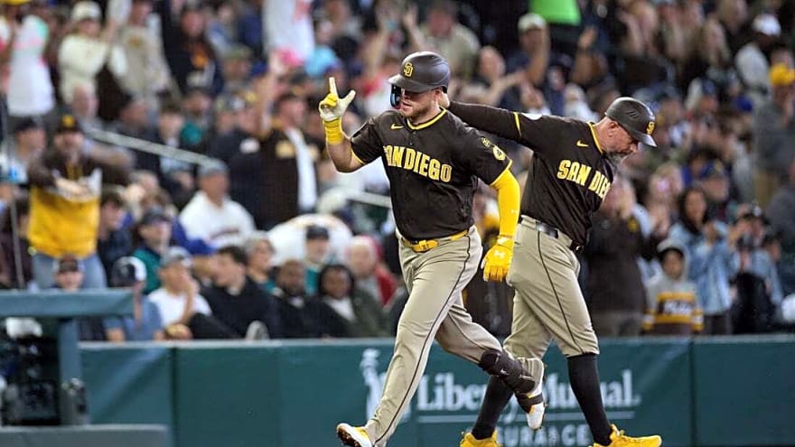 Padres go up early, improve to 5-0 this season against Mariners