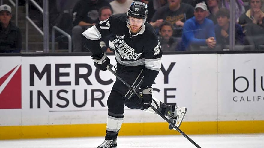 Senators acquire Warren Foegele from Kings for draft pick