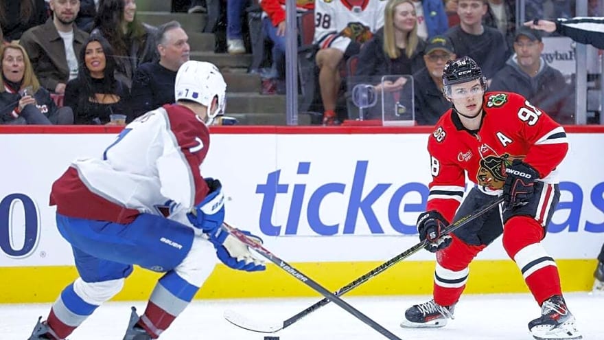 Scott Wedgewood shuts door as Avalanche blank Blackhawks