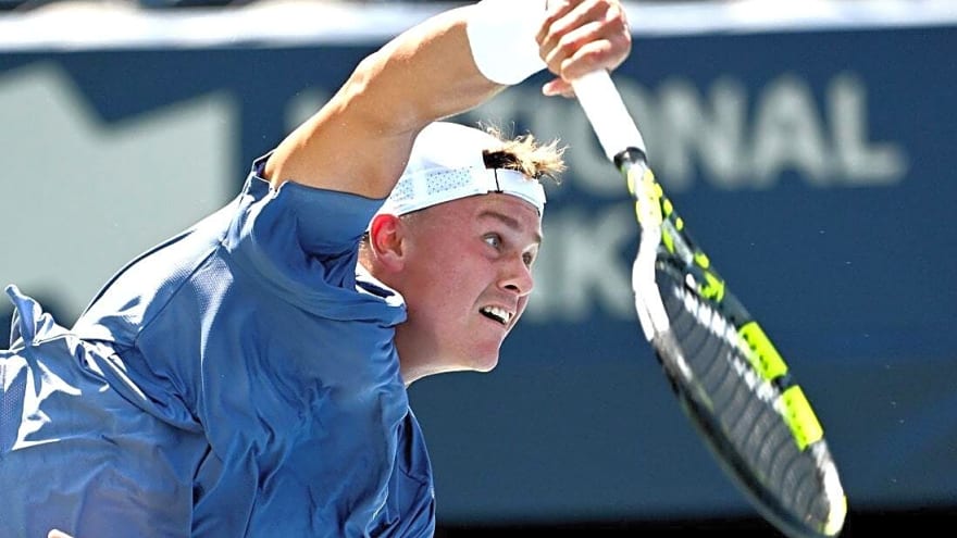 Holger Rune serves his way into next round in Toronto