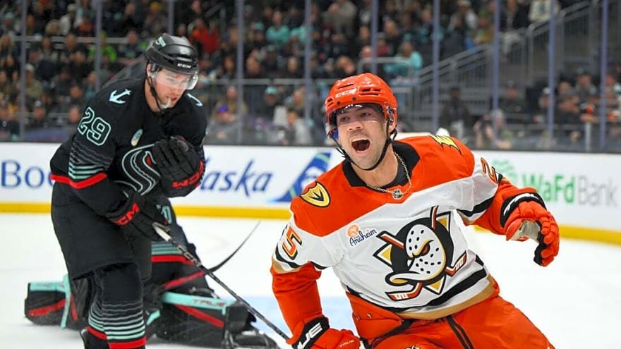 Ducks sign forward Ryan Poehling to 4-year deal