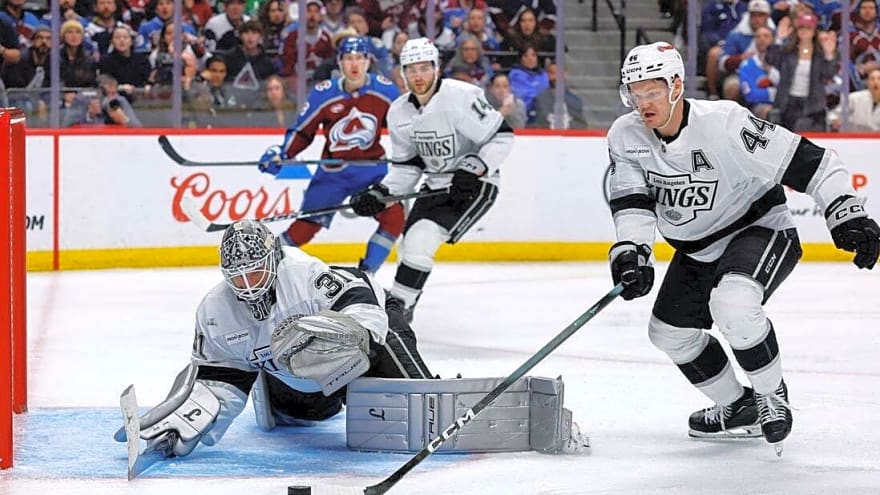 Kings head home in need of turnaround against Avalanche