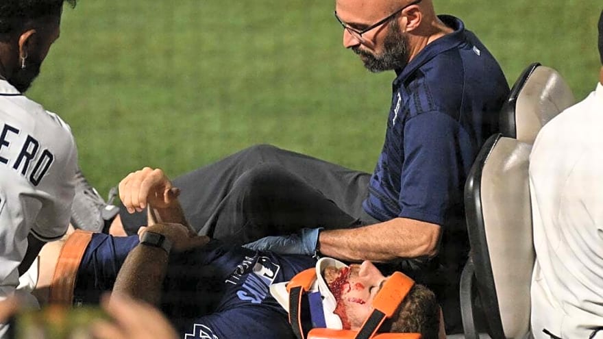 Rays&#39; Hunter Bigge hit in face with foul ball, stretchered off