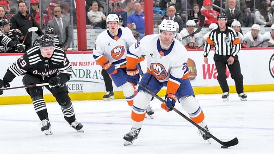 Islanders clash with Canadiens in pivotal conference matchup