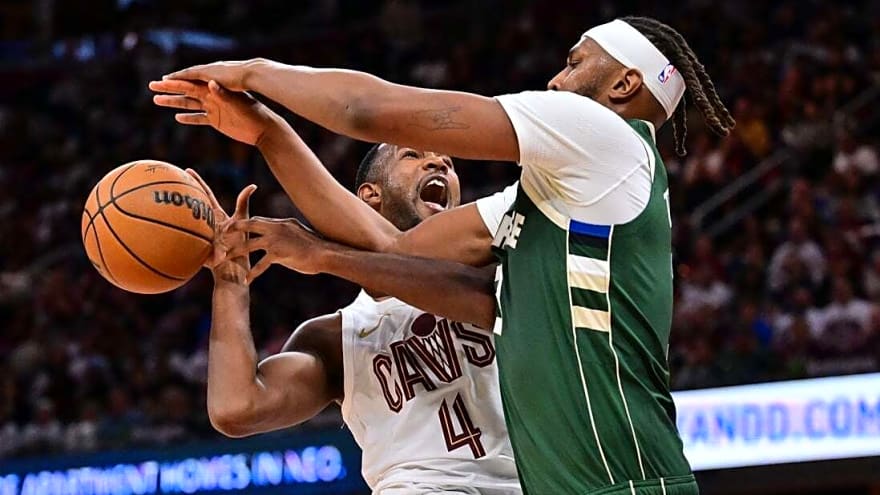 Evan Mobley&#39;s clutch free throws lift Cavs over Bucks
