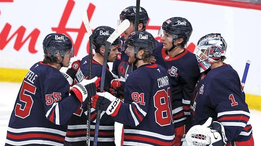 Haydn Fleury, Eric Comrie help Jets tame Blues