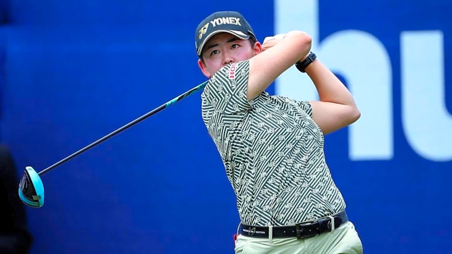 Akie Iwai catches fire, storms to lead at Portland