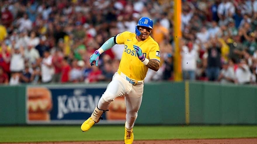 Garrett Crochet recovers after early blasts, leads Red Sox past Dodgers