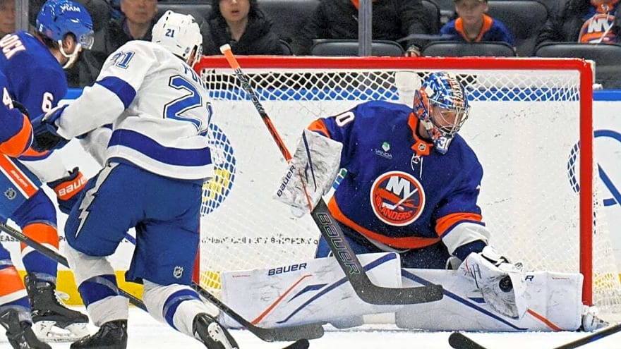 Islanders get scoring from all over in win over Lightning