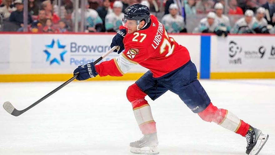 Panthers sign F Eetu Luostarinen to 8-year deal
