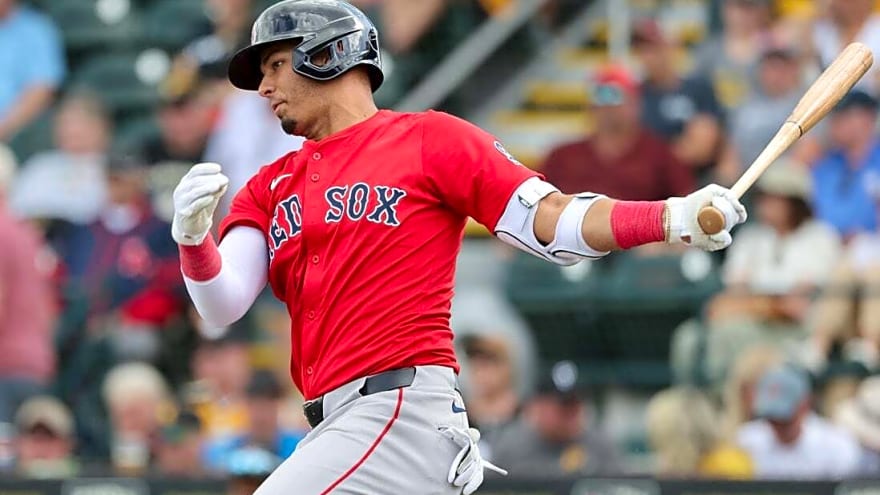 Angels acquire INF Vaughn Grissom from Red Sox