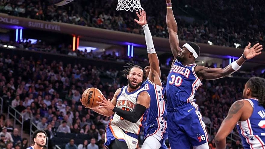 Surging Sixers hand Knicks their third straight loss
