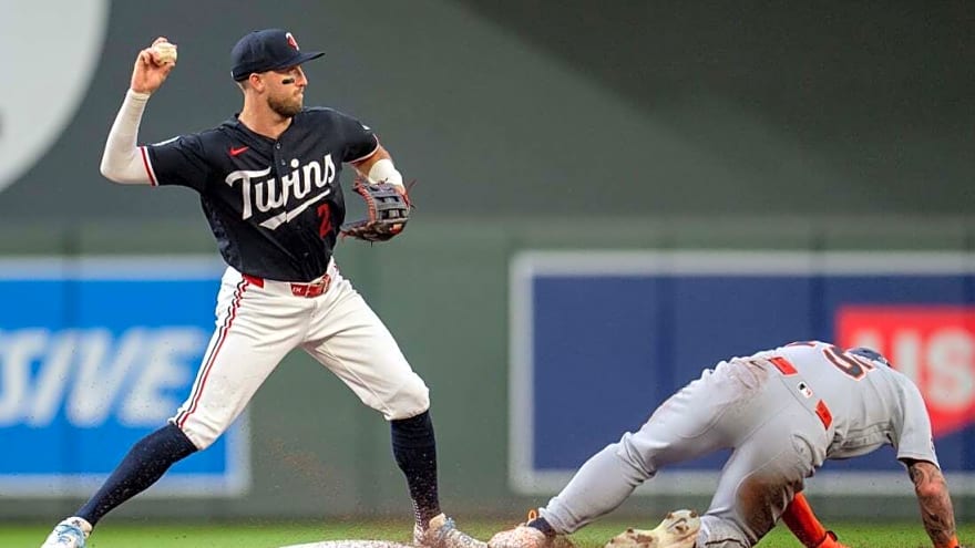 10-run inning sparks Twins to second straight rout of Tigers